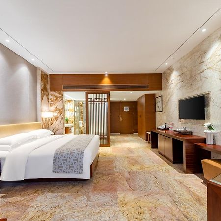 King Royal Hotel Yunfu Bagian luar foto
