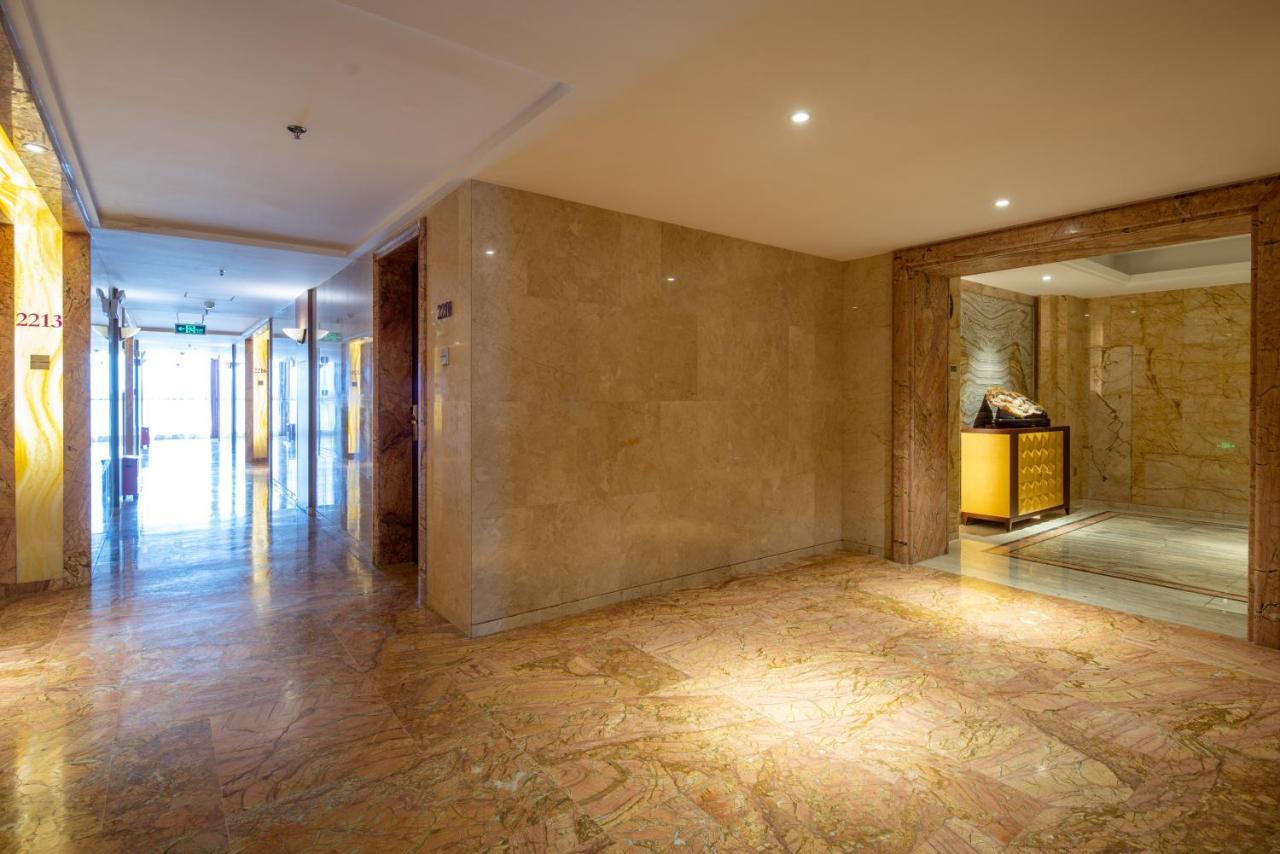 King Royal Hotel Yunfu Bagian luar foto
