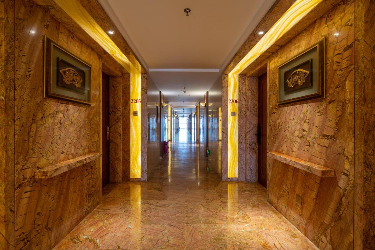King Royal Hotel Yunfu Bagian luar foto