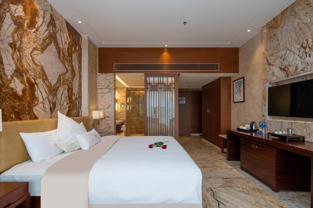 King Royal Hotel Yunfu Bagian luar foto