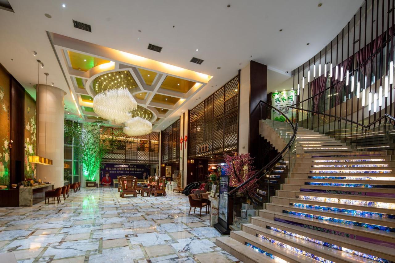 King Royal Hotel Yunfu Bagian luar foto