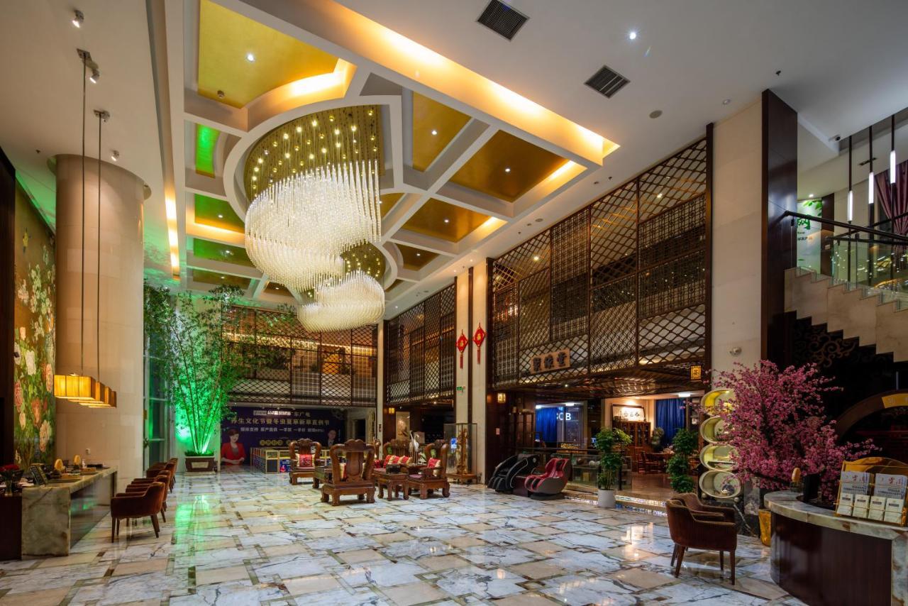 King Royal Hotel Yunfu Bagian luar foto